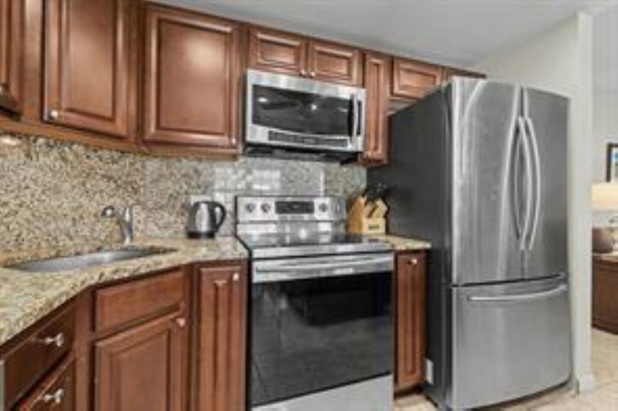 Building Photo - 2455 NE 51st St