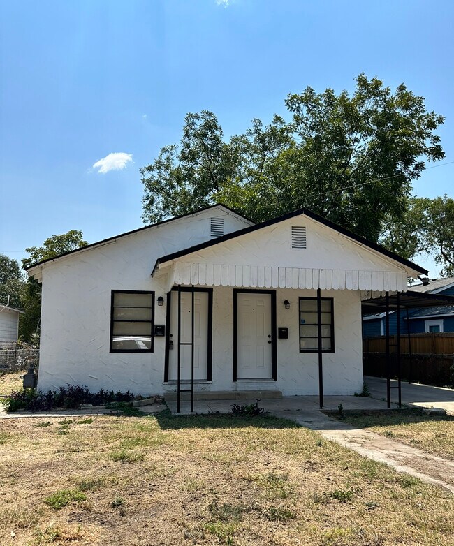 Building Photo - 246 Benita St