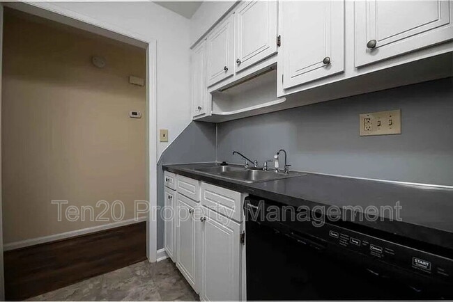 Building Photo - 5207 Grady Dr