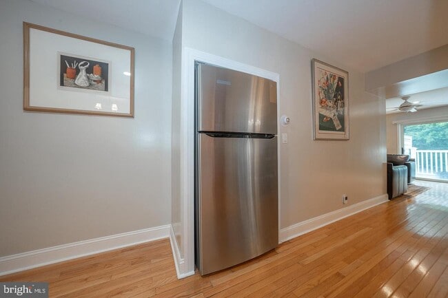 Building Photo - 1750 Oakwood Terrace