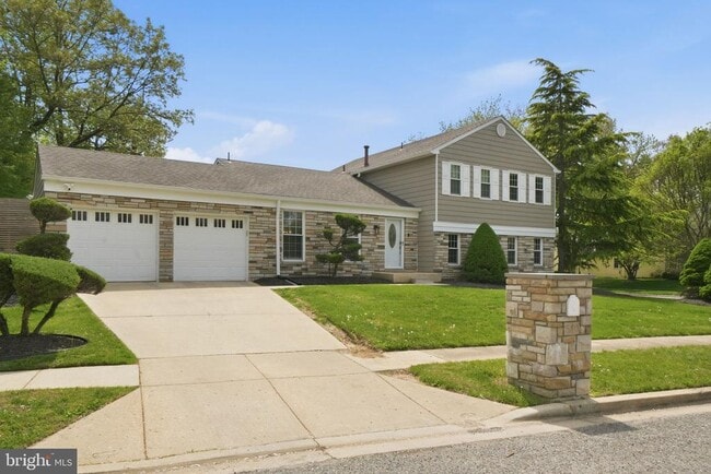 Building Photo - 510 Moat Way