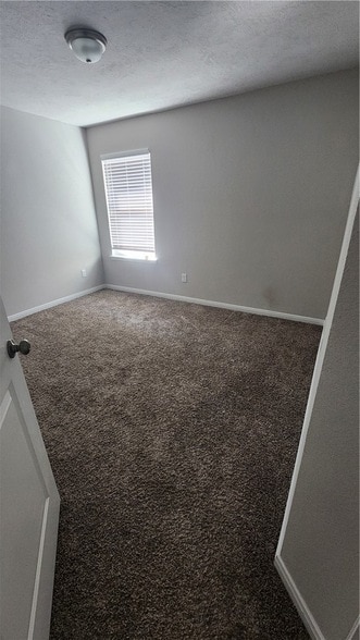 Building Photo - 2006 Theresa Dr