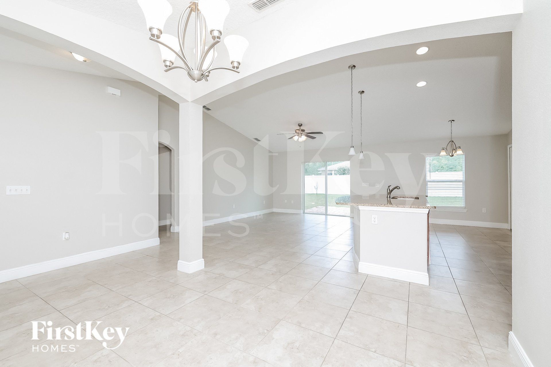 Building Photo - 2005 Maple Ln