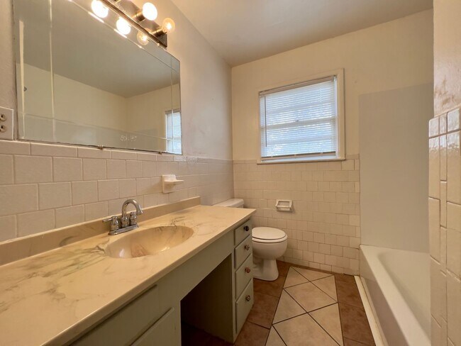 Building Photo - MOVE-IN SPECIAL: Cozy 2-Bedroom Home Near Texas Tech & the Medical District