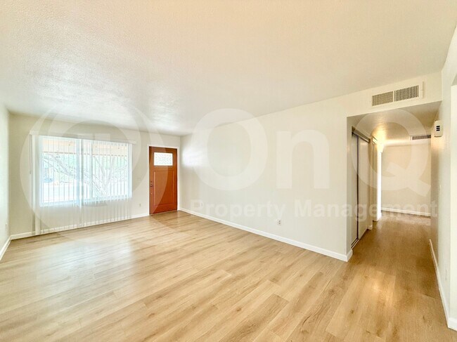 Building Photo - 517 W Highland St
