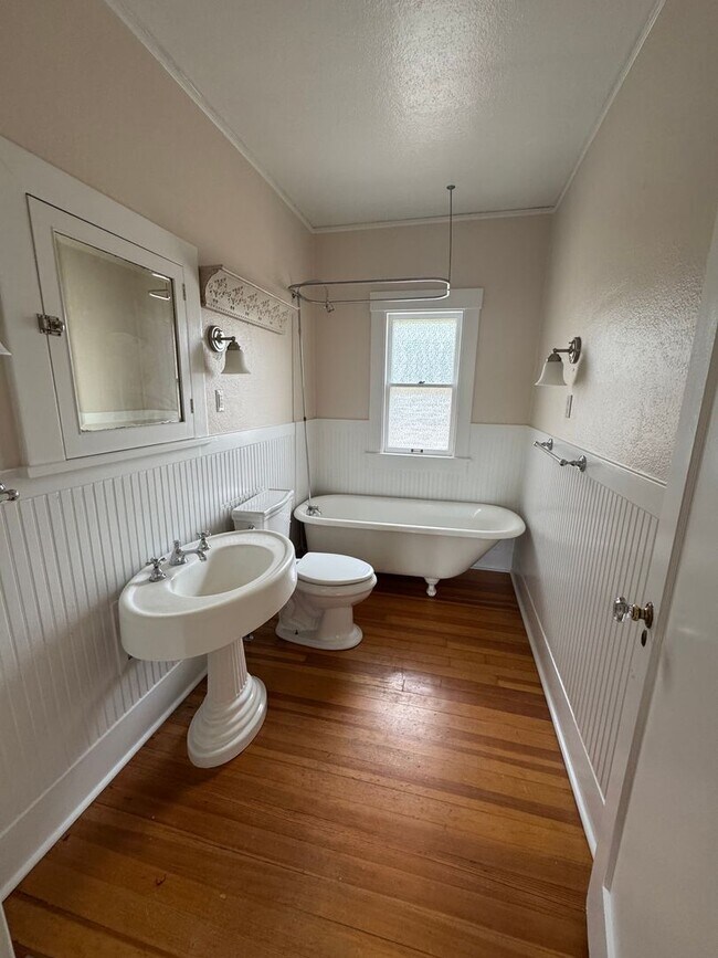 Building Photo - Nice single family home in the "OLD NORTH ...