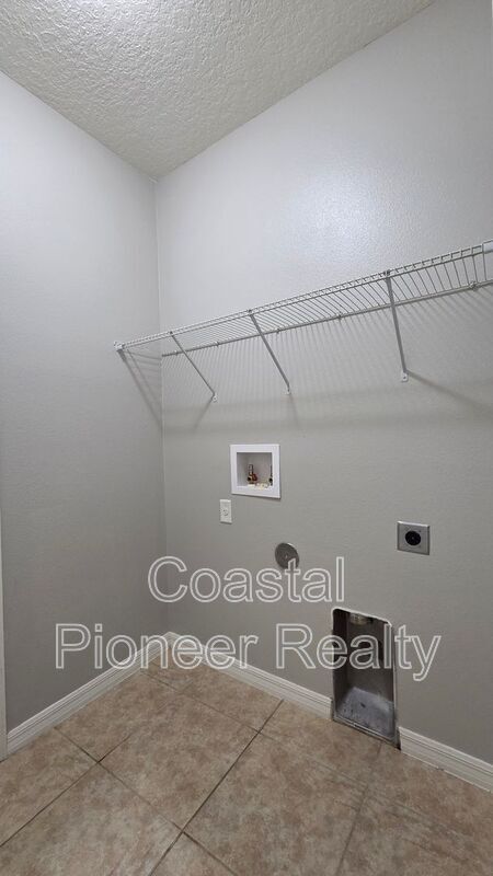 Building Photo - 30953 Water Lily Dr