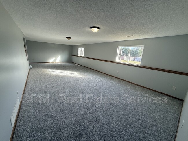 Building Photo - 816 S Longbranch Dr