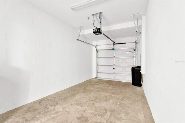 Building Photo - 6032 Shiner St