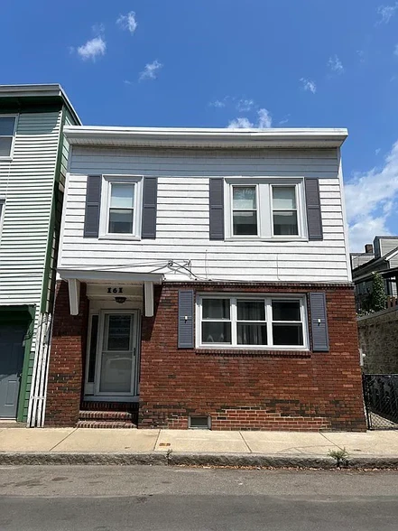 Building Photo - 161 Otis St