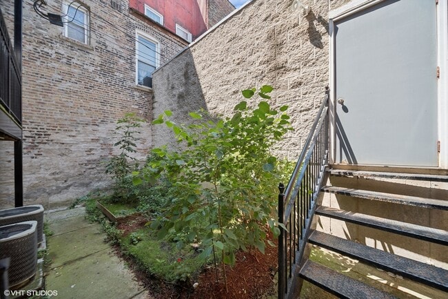 Building Photo - 1516 W 19th St