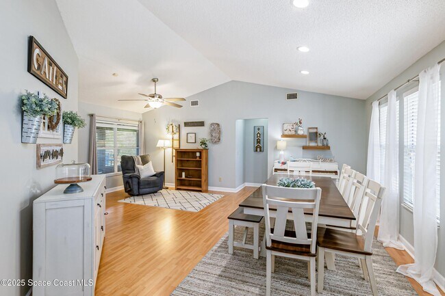 Building Photo - 4351 Silver Lake Dr