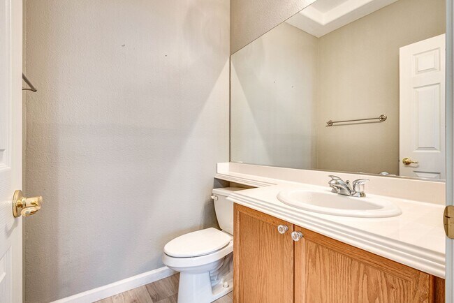 Building Photo - Discover the perfect blend of comfort and ...