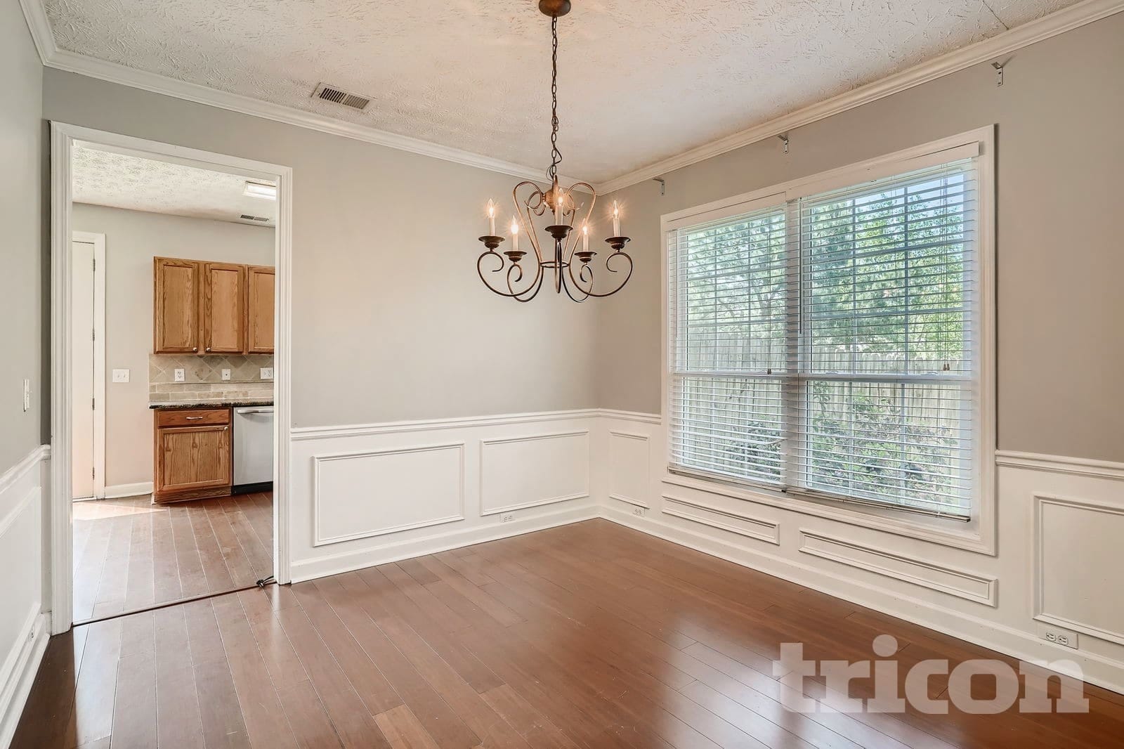 Building Photo - 415 Park Creek Trce