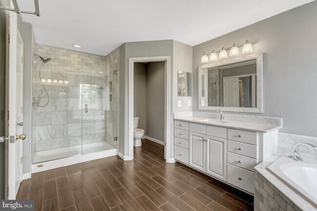 Building Photo - 6001 Alderdale Pl