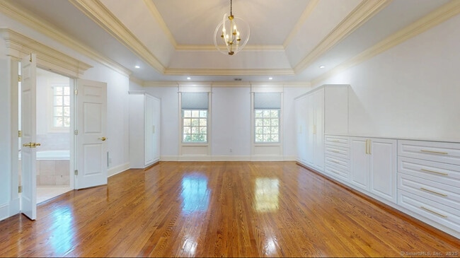 Building Photo - 59 Crescent Rd