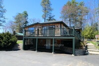 Building Photo - 94 Lakeshore Dr