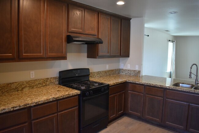 Building Photo - 524 Janell Ct