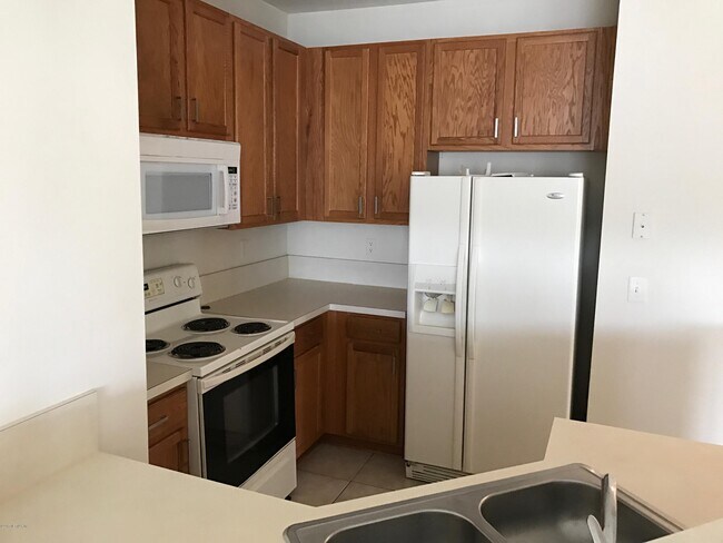 Building Photo - 12301 Kernan Forest Blvd