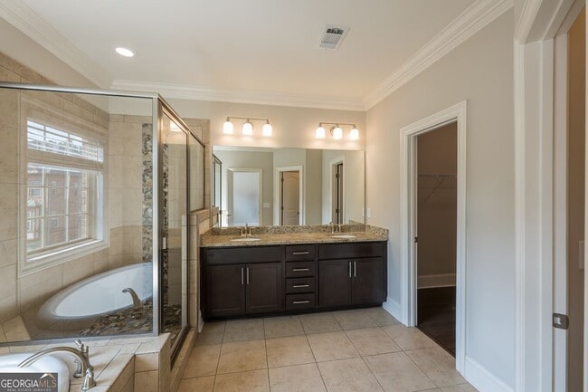 Building Photo - 921 Hickory Leaf Ct SE