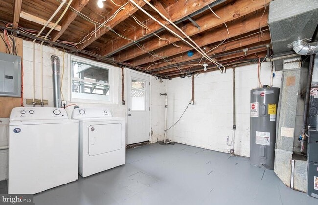 Building Photo - 2020 Dineen Dr