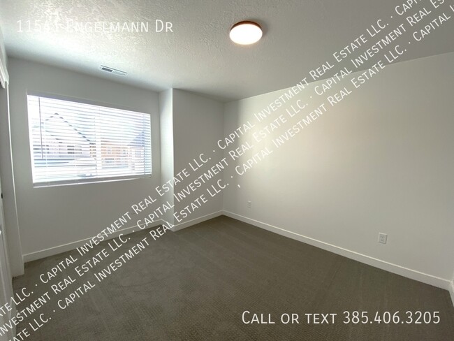 Building Photo - 11541 Engelmann Dr