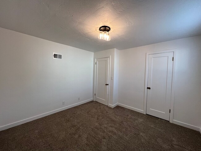 Building Photo - 545be