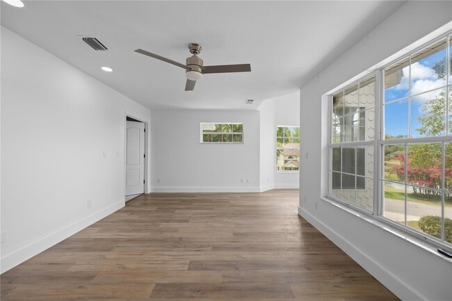 Building Photo - 1628 SE 29th Terrace