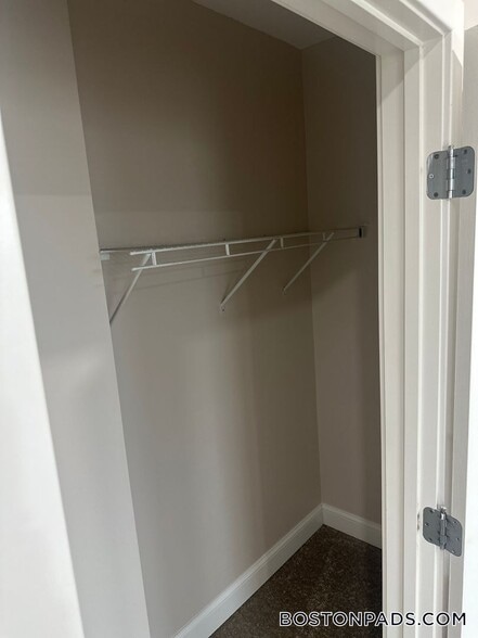 Building Photo - 75 S Main St