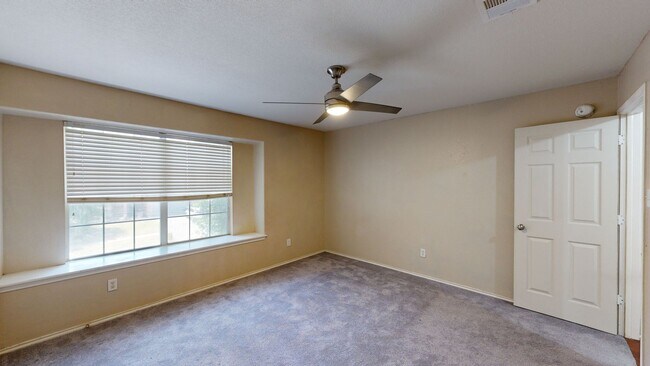 Building Photo - $2,095 FOR A GORGEOUS HOME BY FORT HOOD!