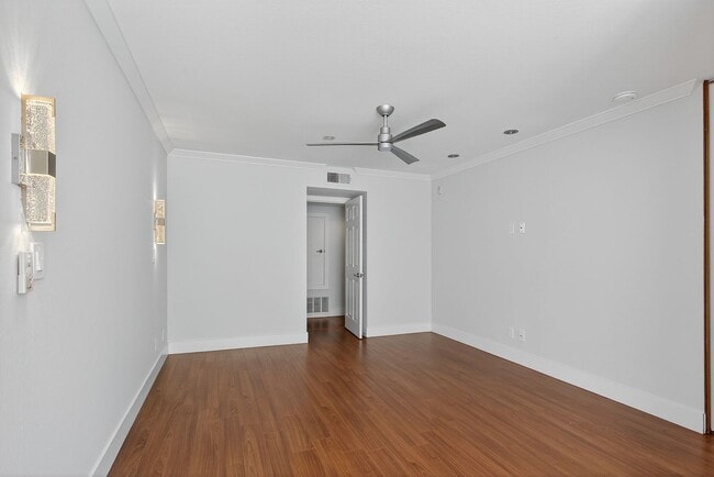 Building Photo - Spacious Marina District 1BR Condo with Modern Upgrades & Parking