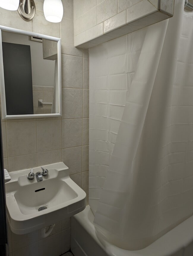 Building Photo - 3141 S 48th St