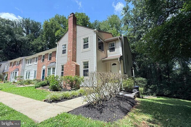 Building Photo - 10100 Walnut Wood Ct