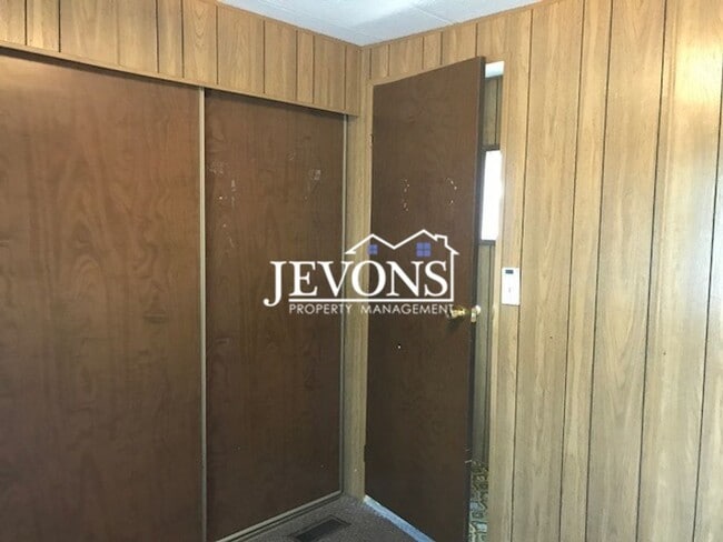 Building Photo - Experience this inviting Tieton home - Flexible short-term and long-term leases