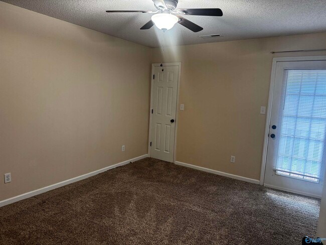 Building Photo - 1307 Liberty Dr