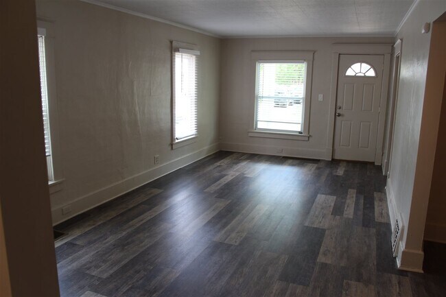 Building Photo - 1512 Sayre St