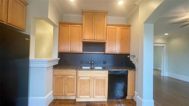 Building Photo - 5347 Lewis St