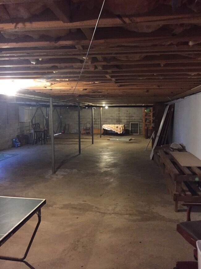 Building Photo - GREAT LOCATION!! Nicely updated home!!