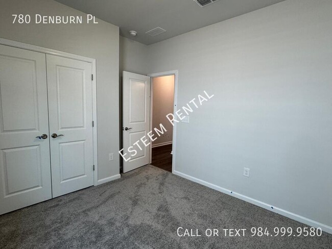 Building Photo - 780 Denburn Pl