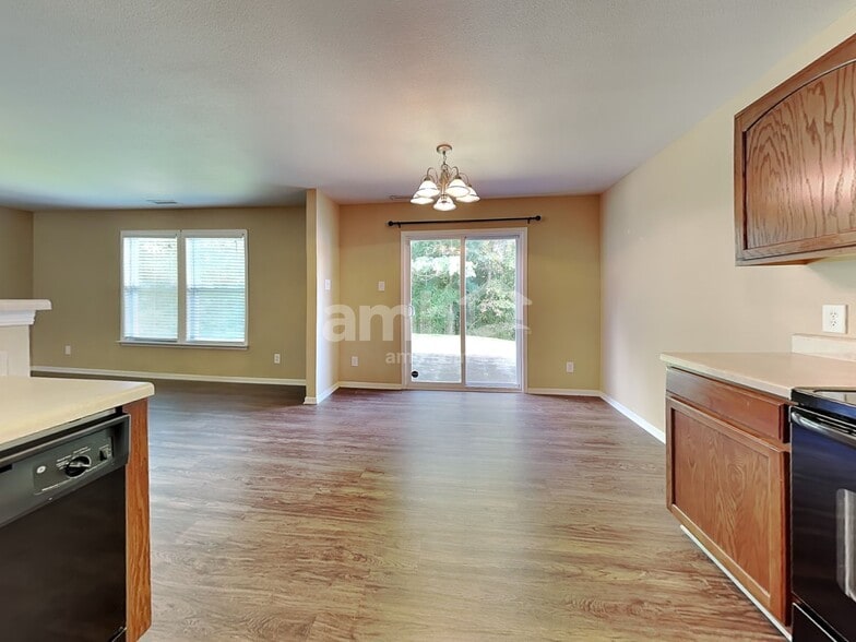 Building Photo - 4112 Lakewood Glen Dr