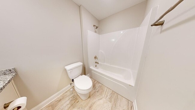 Building Photo - Like New Colonial Style Townhome close to Downtown Opelika