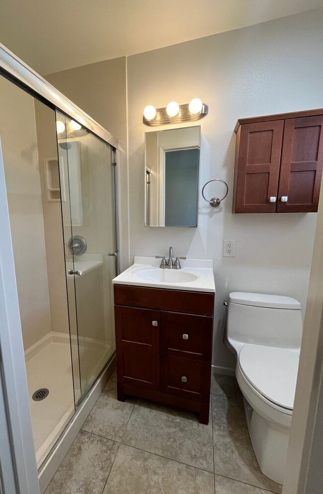 Building Photo - Perfect Home In A Cul De Sac ~ 3 Bedroom /...