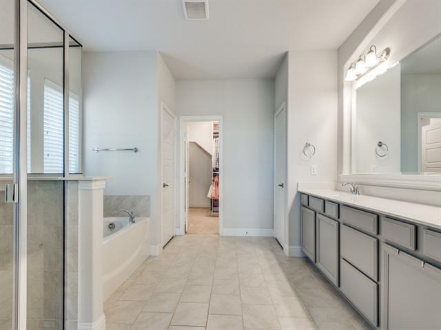 Building Photo - 3253 Lakewood Blfs Trl