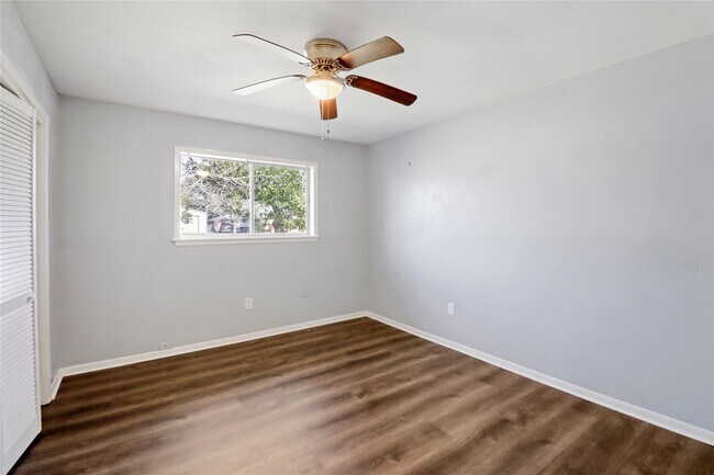 Building Photo - 238 Sleepy Hollow Dr