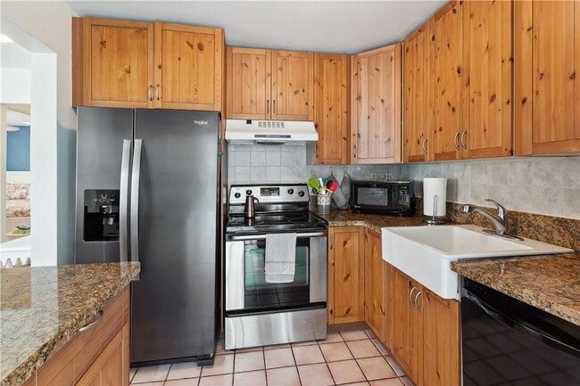 Building Photo - 301 Van Buren St