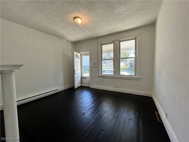 Building Photo - 507 Cedar Ave