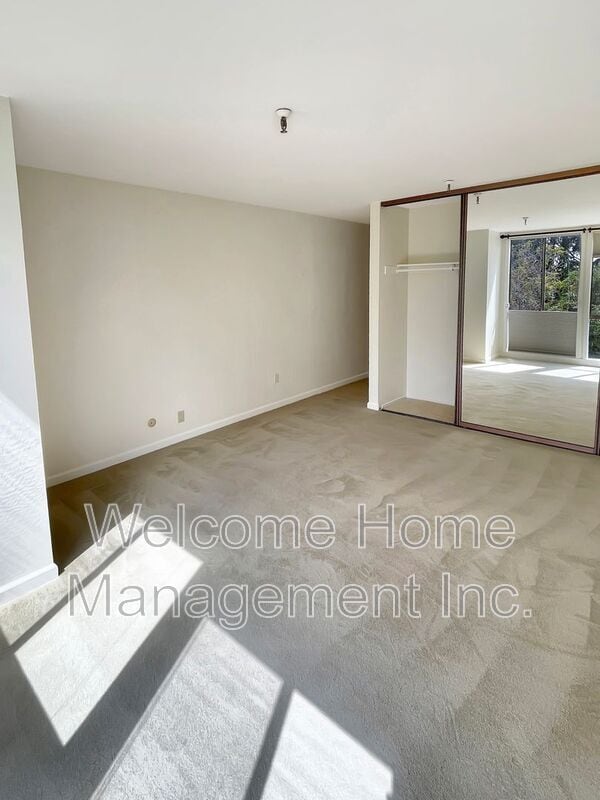 Building Photo - 771 Kingston Ave