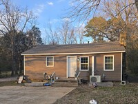 Building Photo - Newport Road Triplex