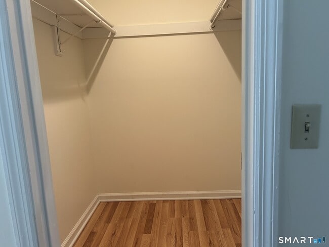 Building Photo - 160 Willow Springs