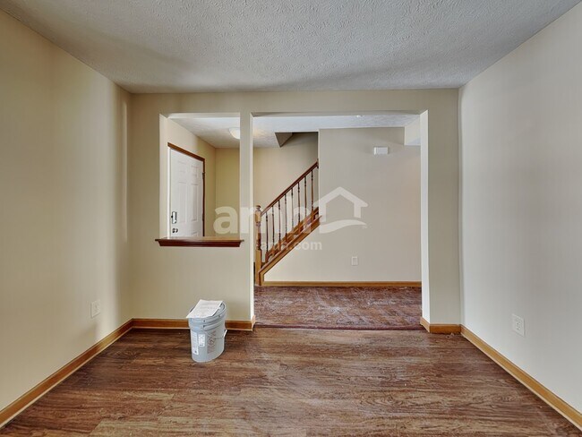 Building Photo - 748 Woodington Dr